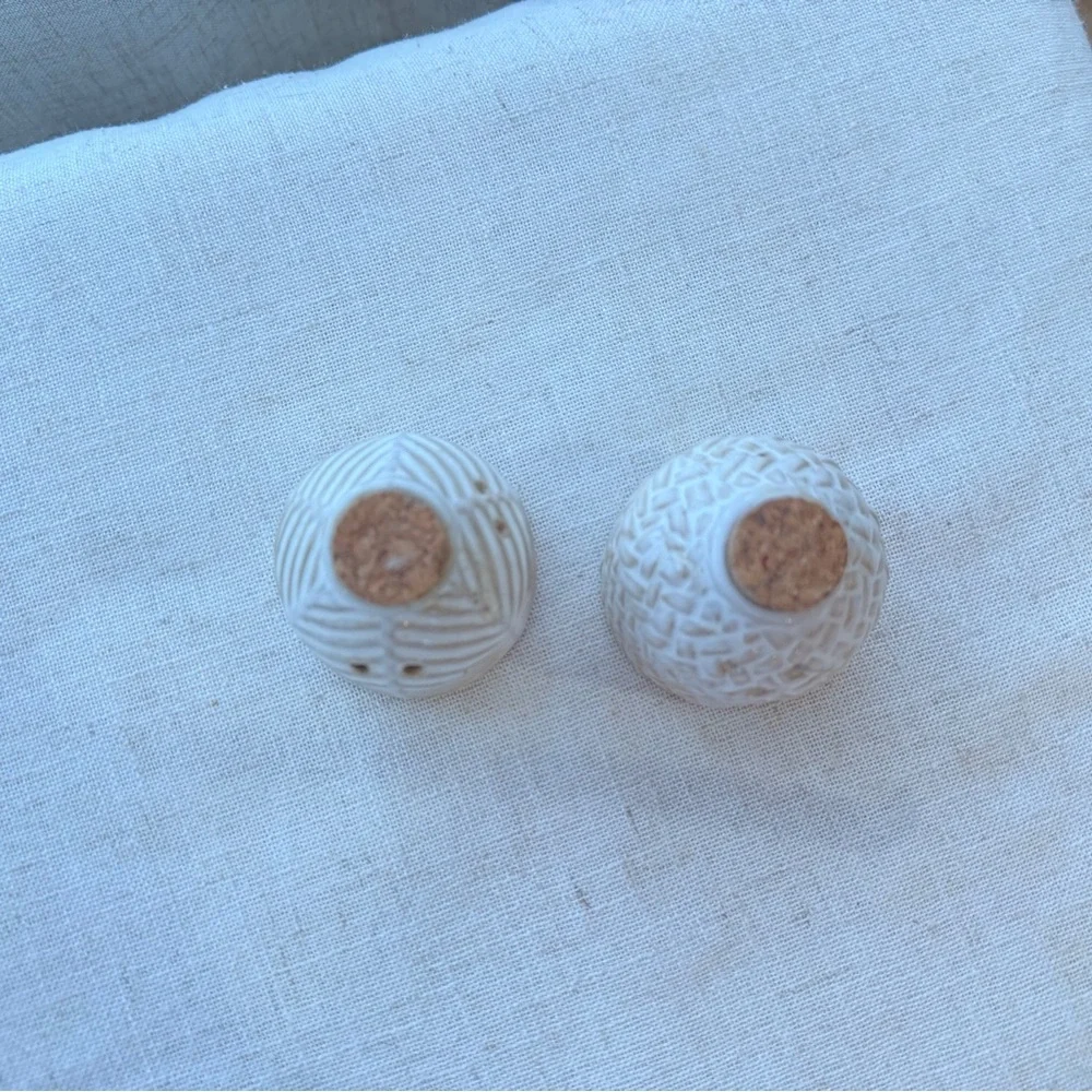 Full set of kitchen items - Picture 11 of 11